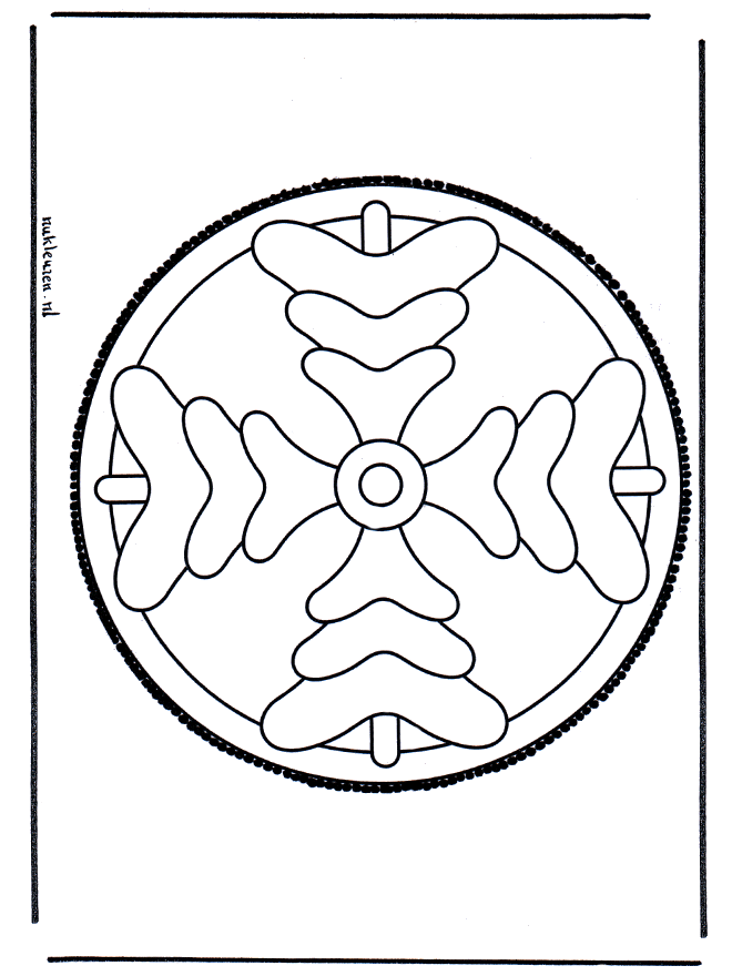 Disegno da bucherellare 4 - Mandala