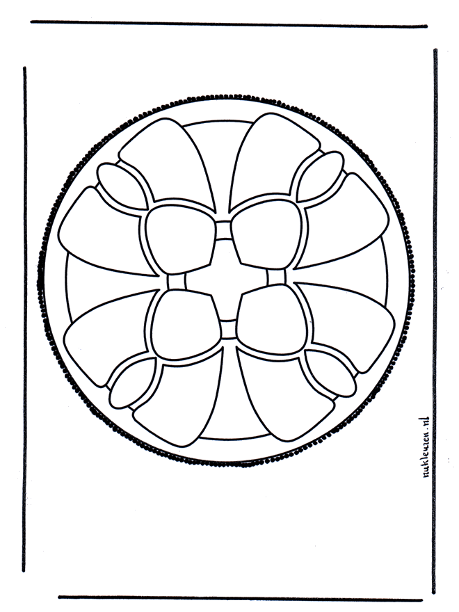 Disegno da bucherellare 6 - Mandala